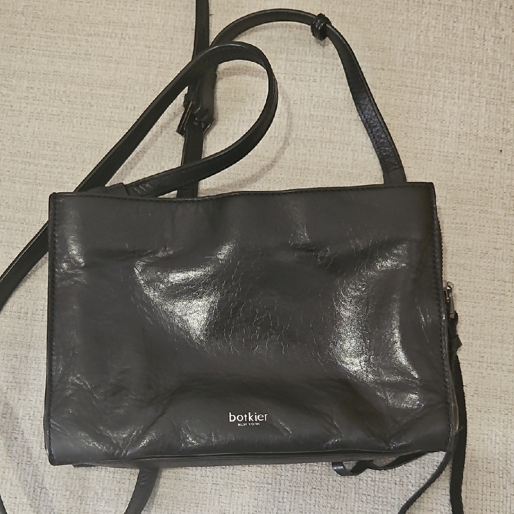 Botkier Black Crossbody Bag with Adjustable Strap and Structured Design
